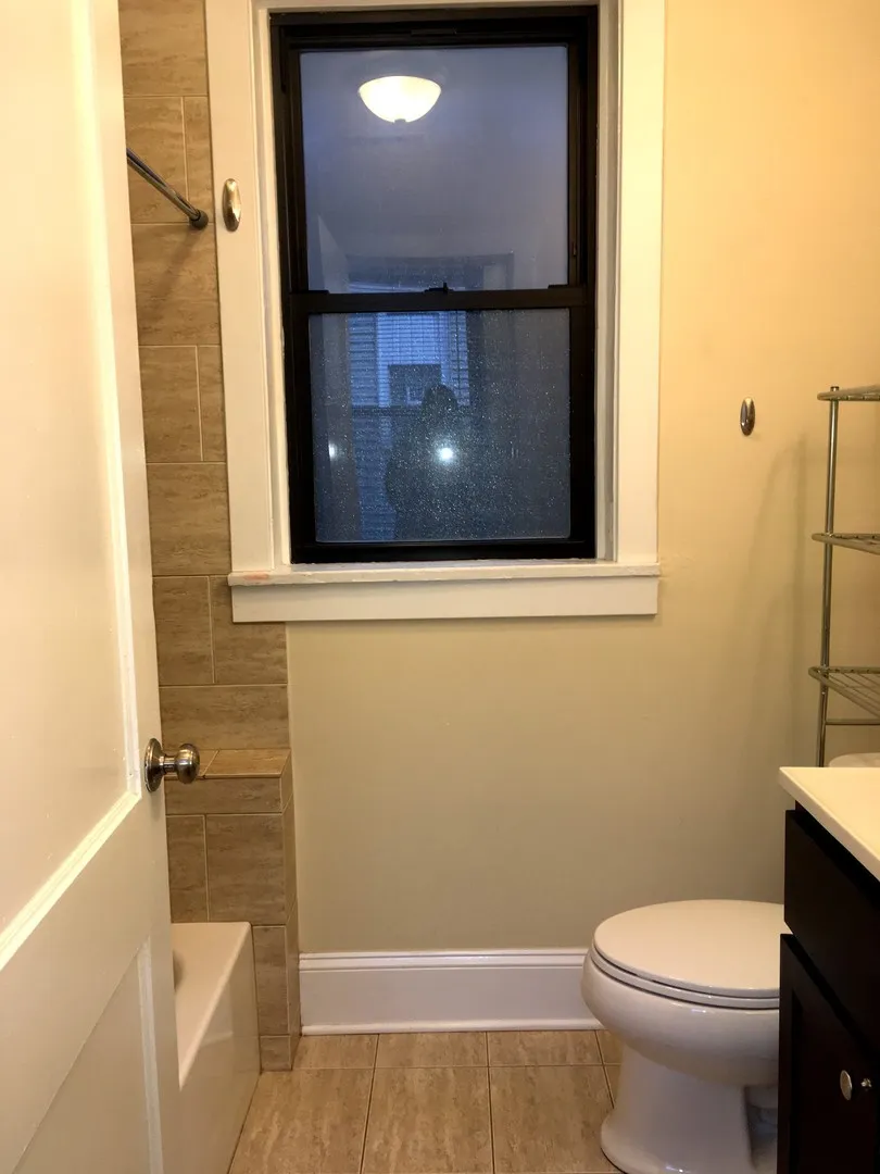 4132 N Pulaski Rd, ,  60641, USA 60641-unit#3N-Chicago-IL