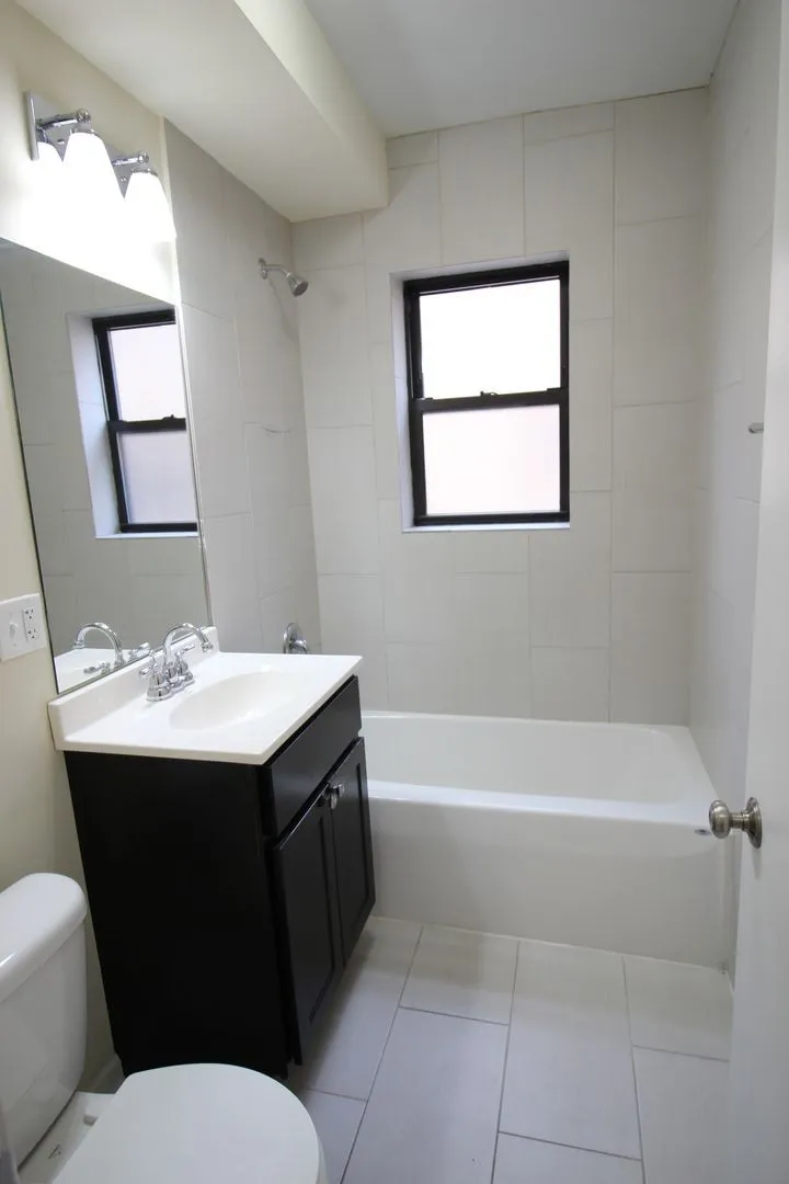 4750 N Sacramento Ave, ,  60625, USA 60625-unit#1W-Chicago-IL