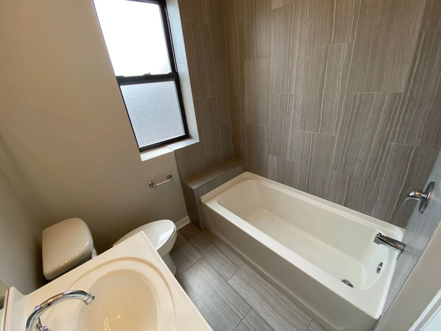 4817 N Christiana Ave, ,  60625, USA 60625-unit#3W-Chicago-IL