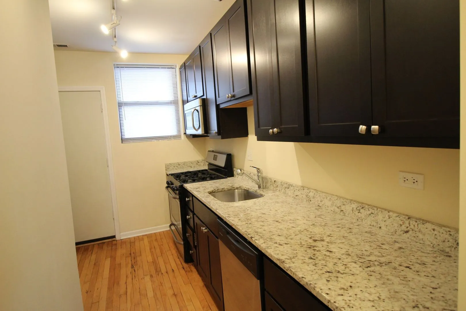 3007 W Lawrence Ave, , 60625, USA 60625-unit#3W-Chicago-IL