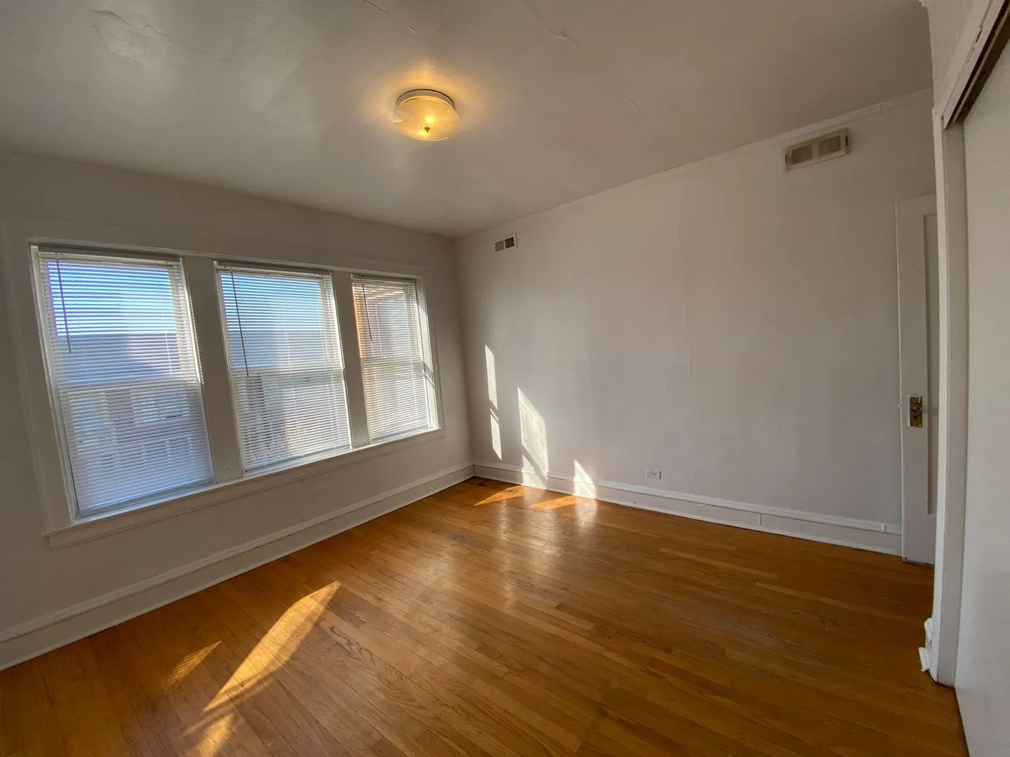6121 N Fairfield Ave, , 60659, USA 60659-unit#3-Chicago-IL
