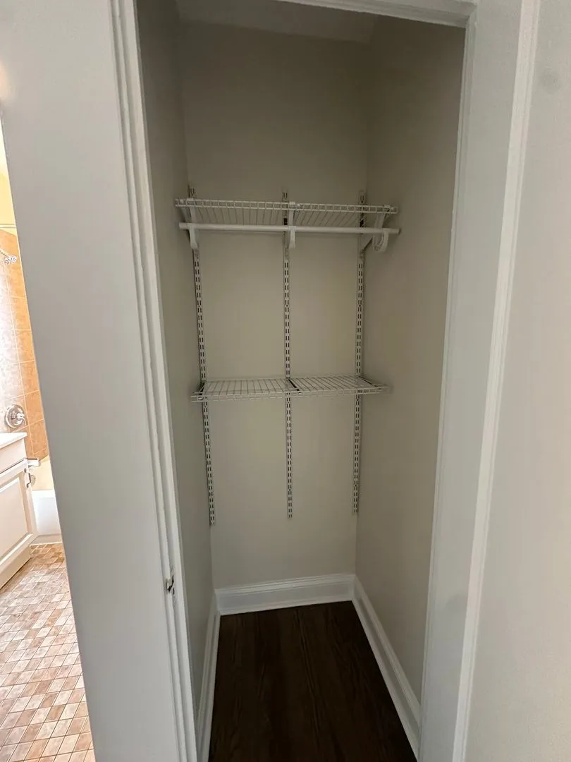 1373 W Greenleaf Ave, , 60626, USA 60626-unit#1S-Chicago-IL