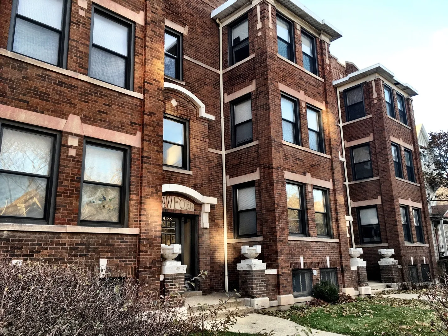 4132 N Pulaski Rd, , 60641, USA 60641-unit#3N-Chicago-IL