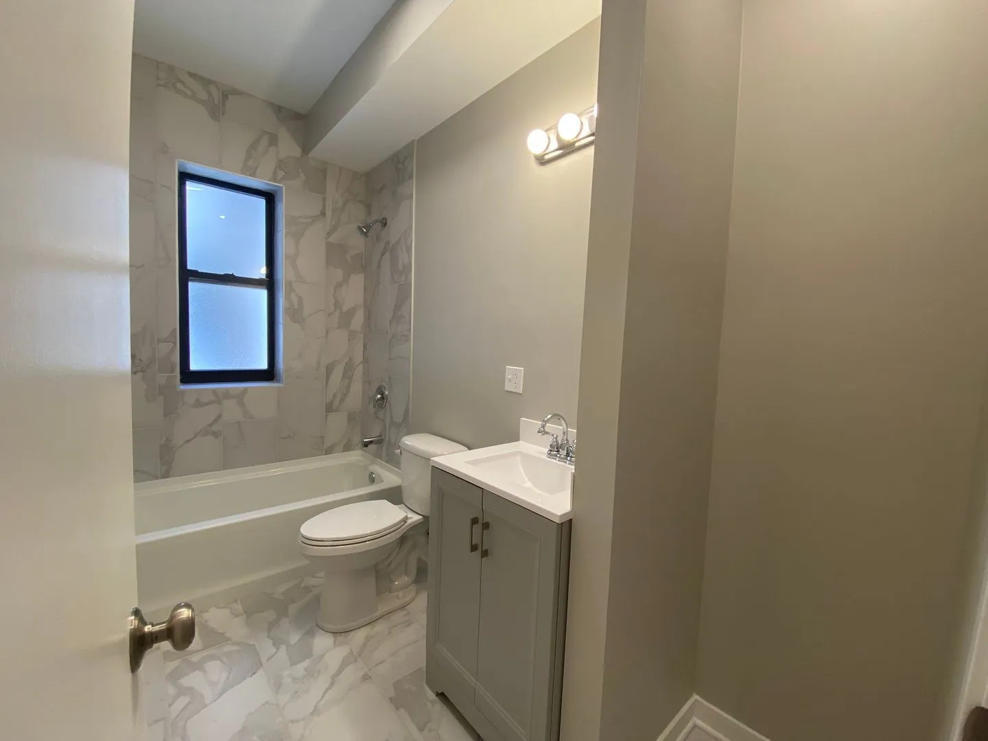 1739 W Wallen Ave, ,  60626, USA 60626-unit#2-Chicago-IL
