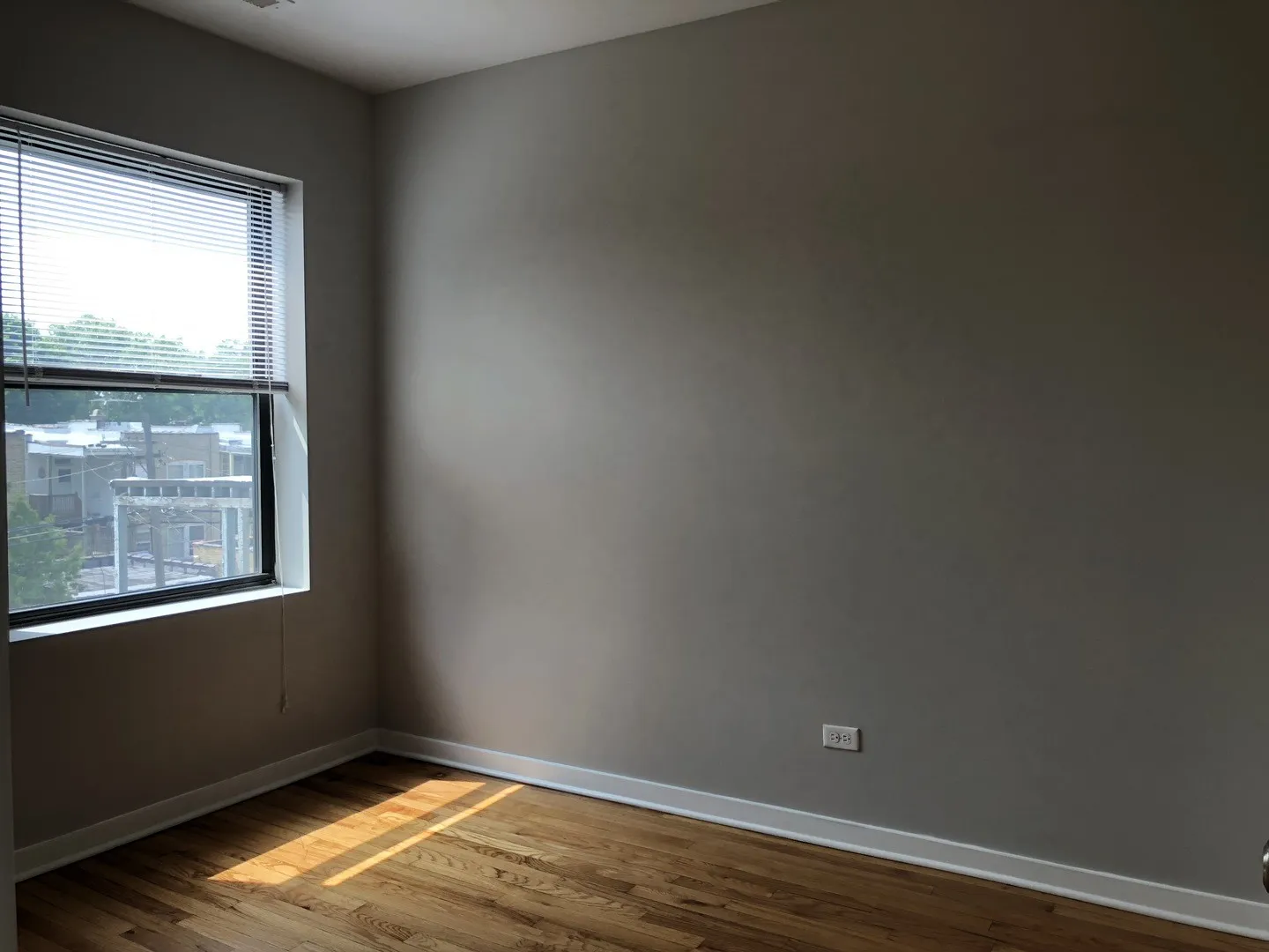6704 N Artesian Ave, , 60645, USA 60645-unit#2N-Chicago-IL