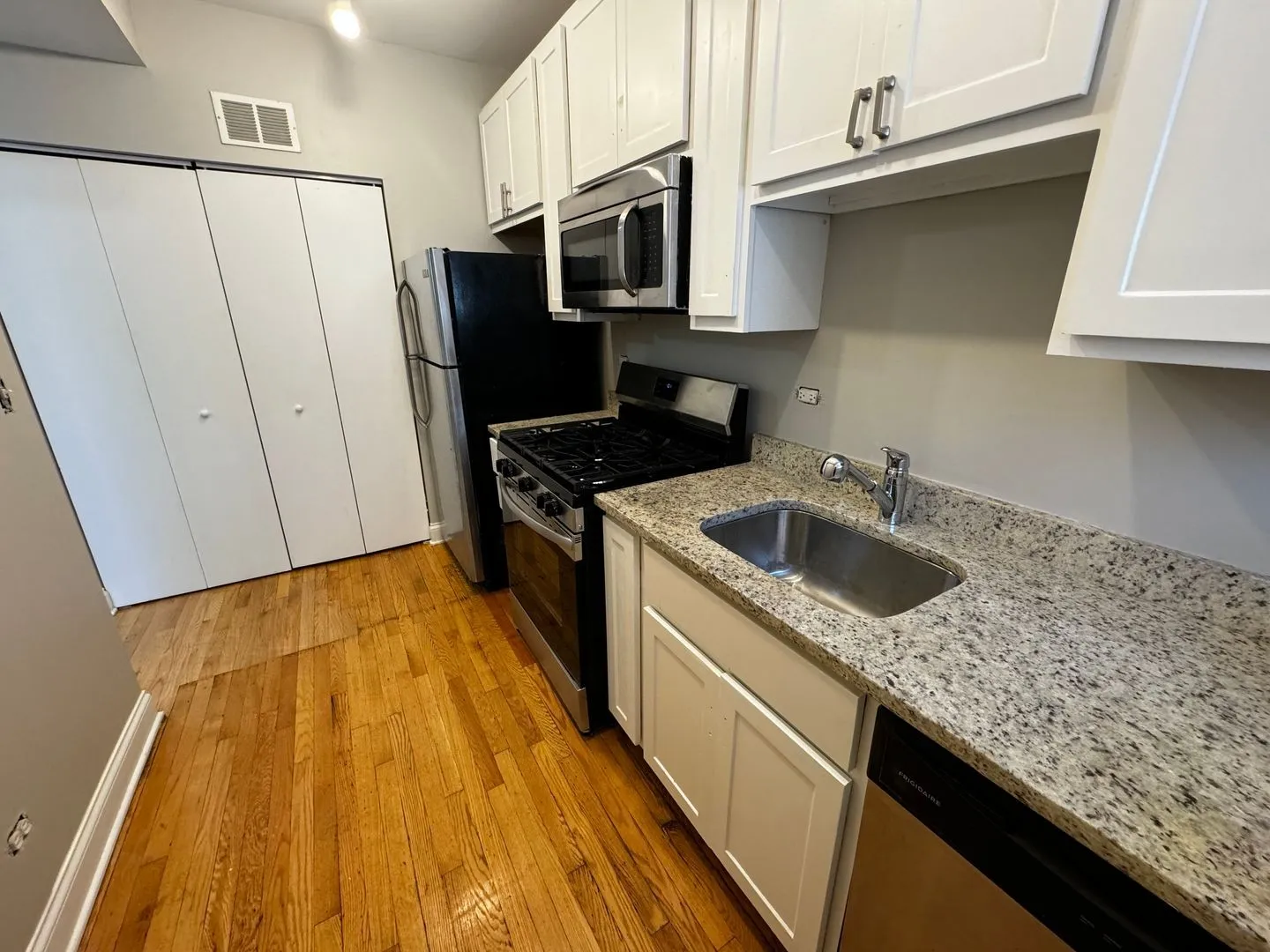 1108 W Balmoral Ave, ,  60640, USA 60640-unit#2-Chicago-IL