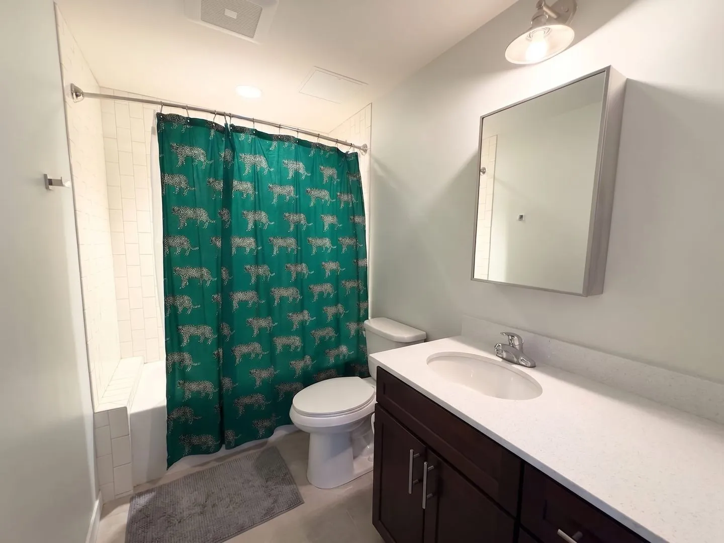 1323 W Morse Ave, ,  60626, USA 60626-unit#408-Chicago-IL