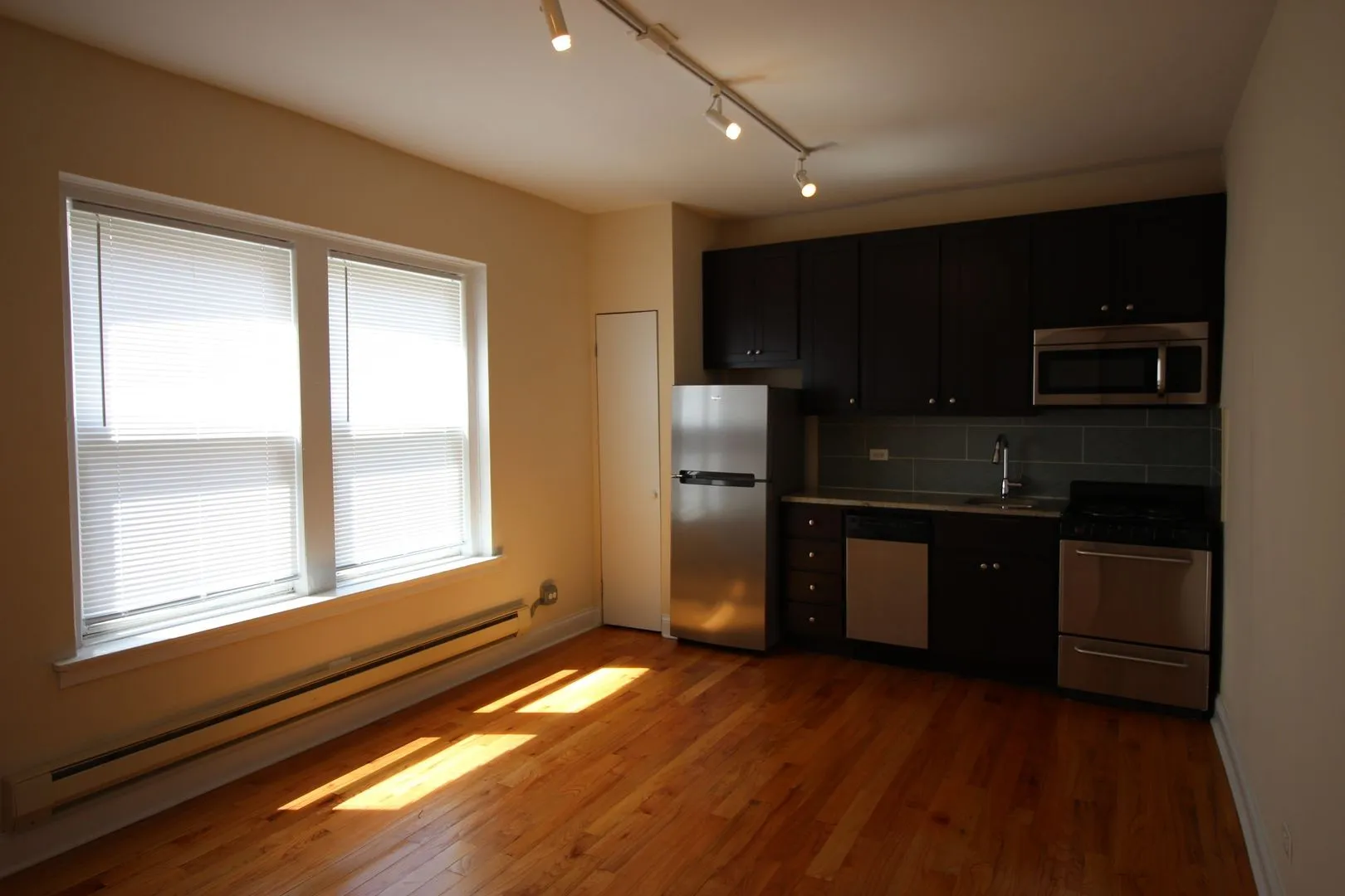1210 W Granville Ave, ,  60660, USA 60660-unit#203-Chicago-IL