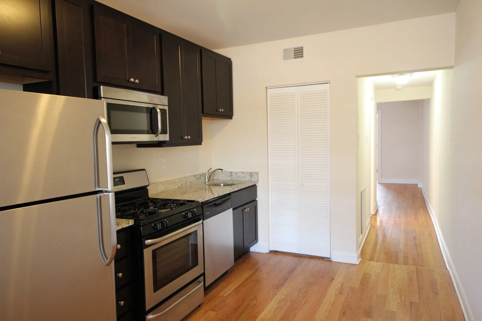 W Lawrence Ave, , 60625, USA 60625-unit#2-Chicago-IL