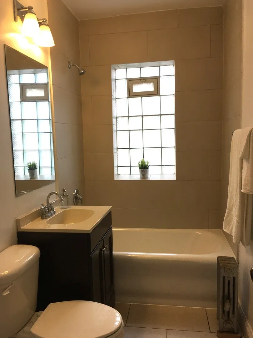 2316 W Granville Ave, ,  60659, USA 60659-unit#3-Chicago-IL