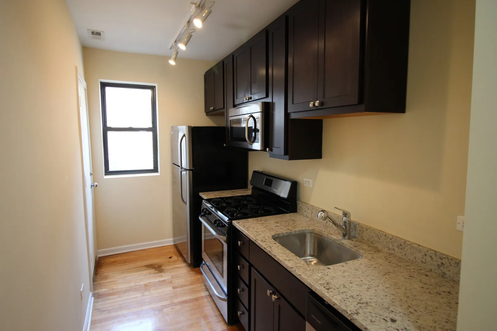 4751 N Troy St, ,  60625, USA 60625-unit#2E-Chicago-IL