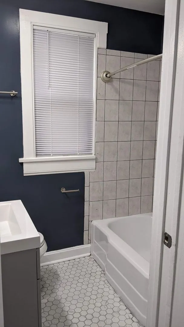 2507 N Lotus Ave, ,  60639, USA 60639-unit#1R-Chicago-IL