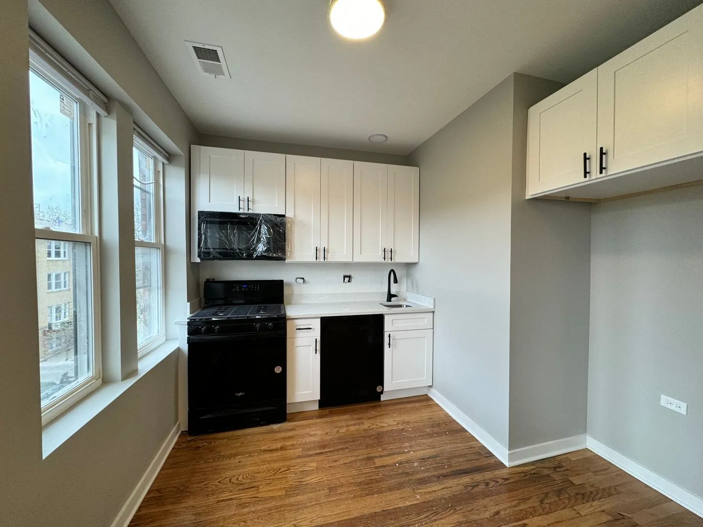 3051 W Leland Ave, , 60625, USA 60625-unit#102-Chicago-IL