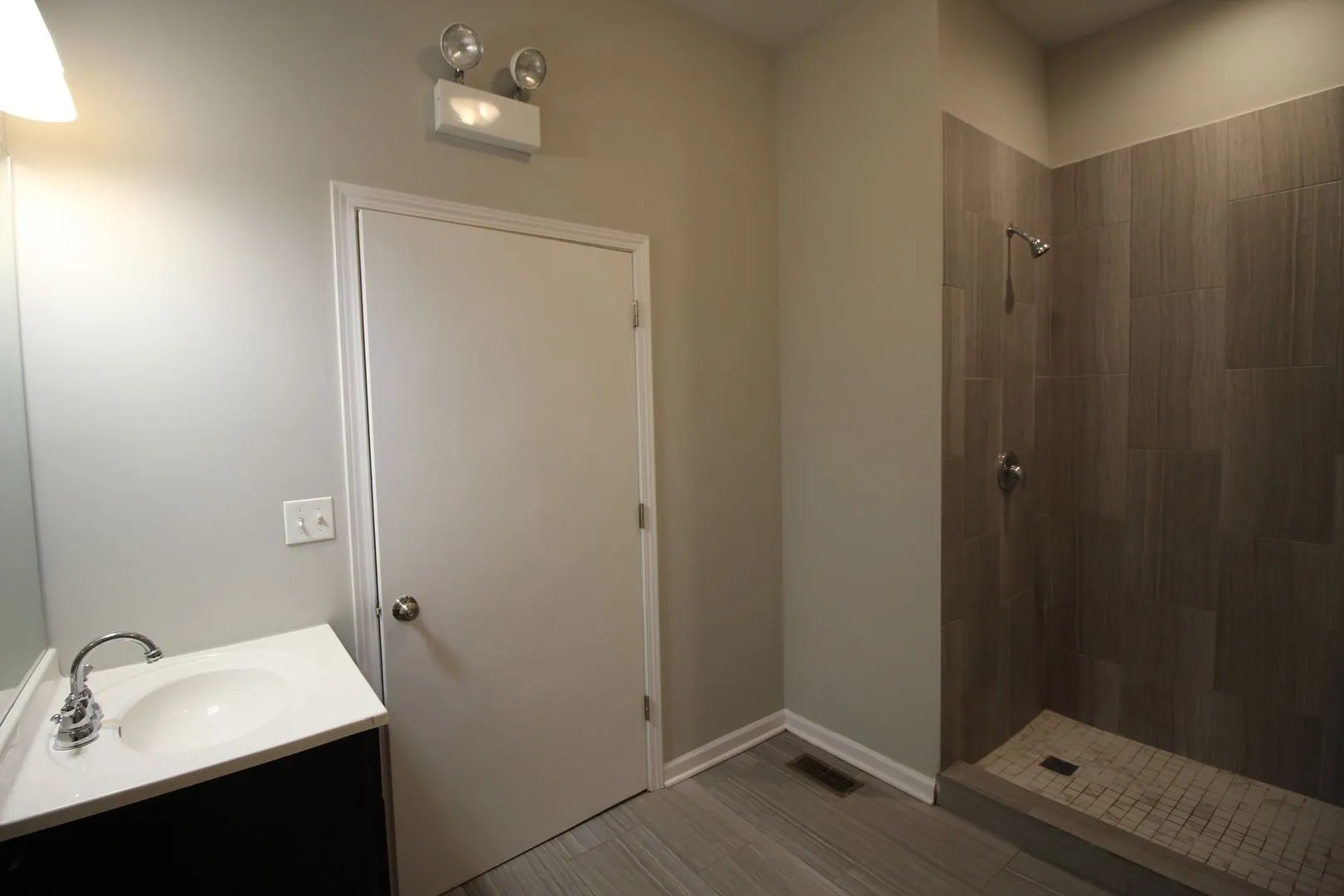 3007 W Lawrence Ave, , 60625, USA 60625-unit#STORE-Chicago-IL