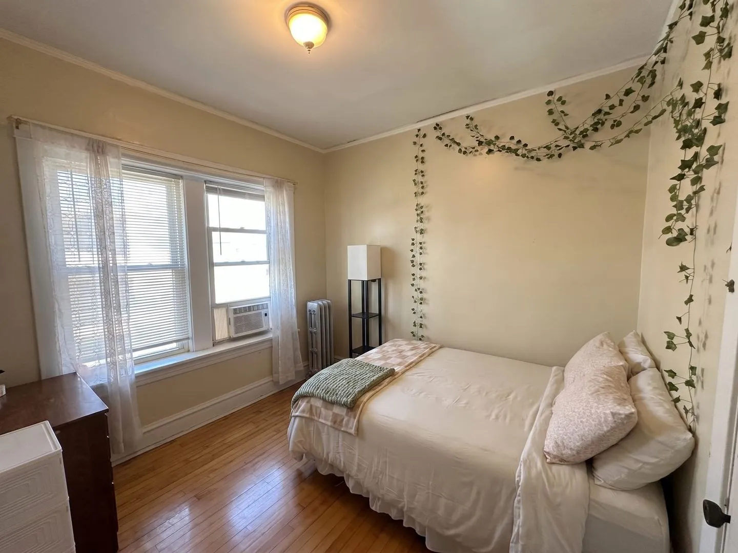 4828 W Hutchinson St, ,  60641, USA 60641-unit#2W-Chicago-IL