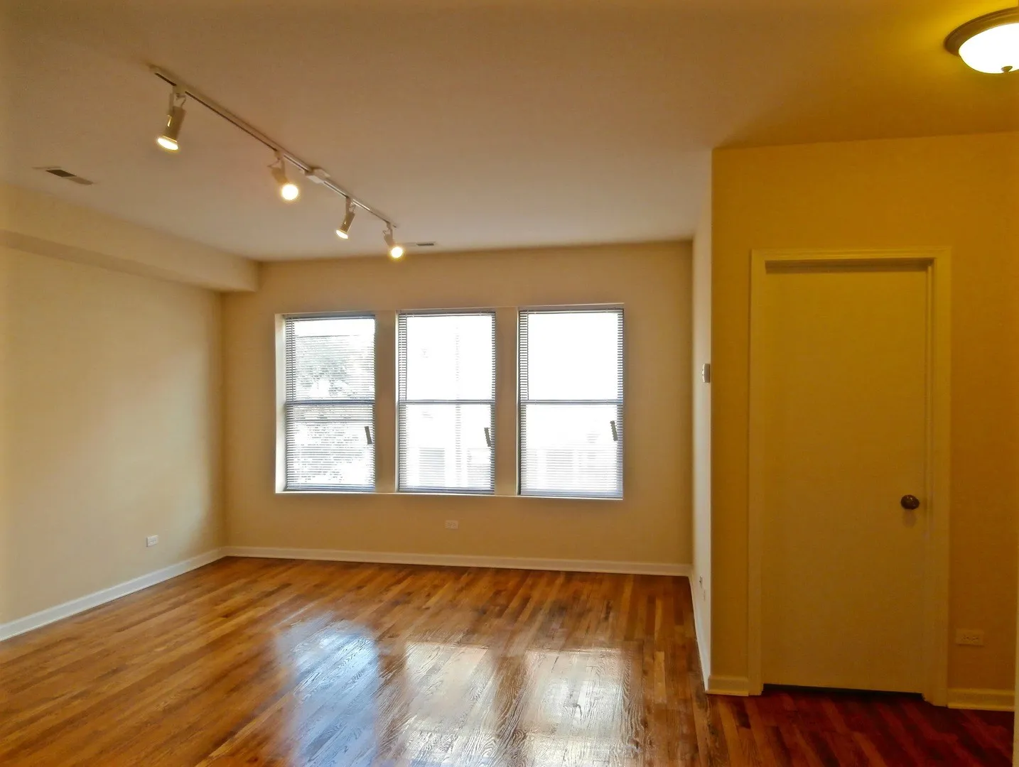 3003 W Lawrence Ave, ,  60625, USA 60625-unit#2W-Chicago-IL