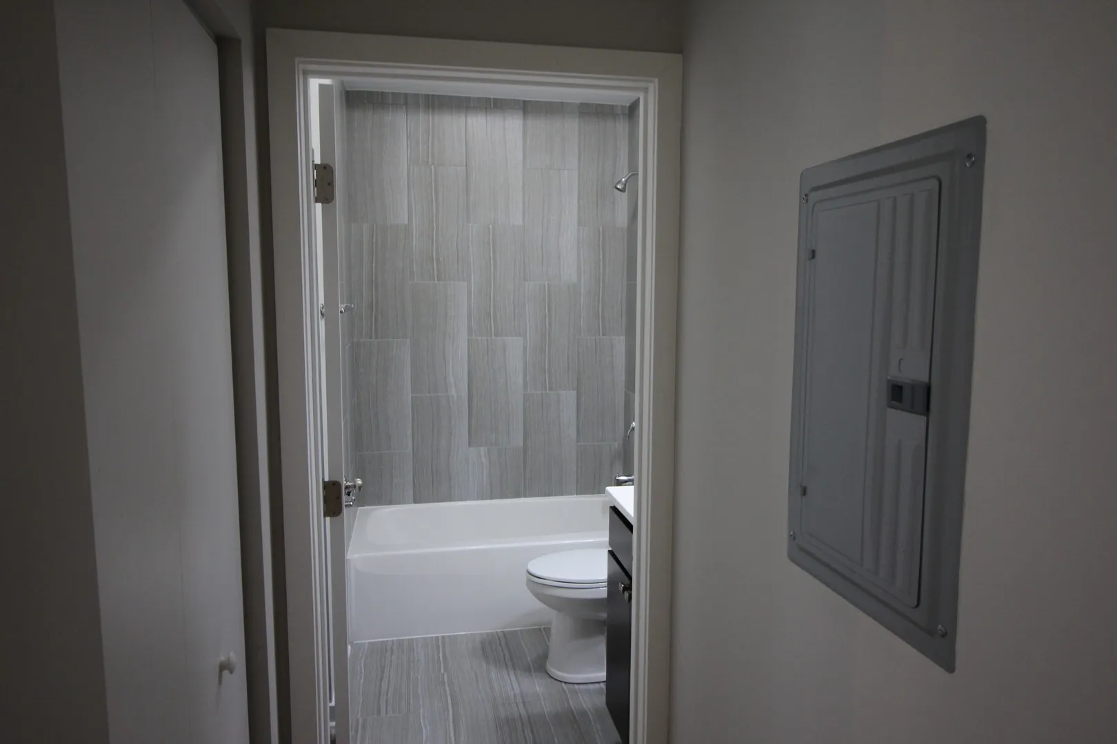 2321 W Arthur Ave, ,  60645, USA 60645-unit#3-Chicago-IL