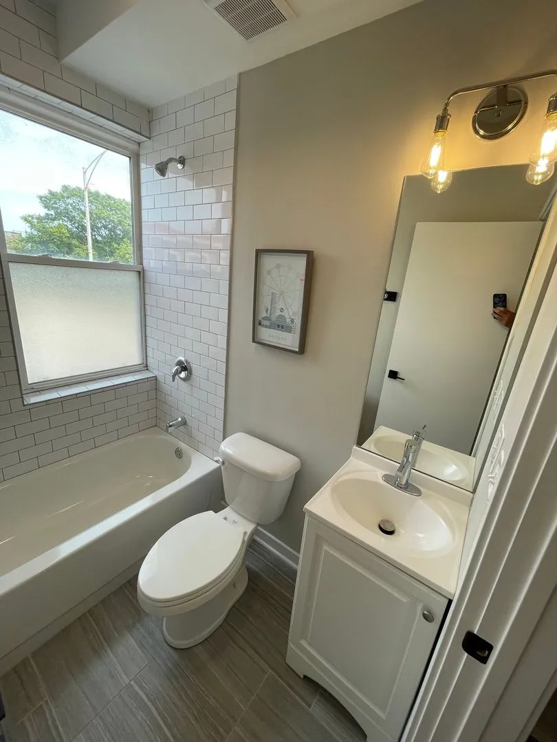 3250 N Pulaski Rd, ,  60641, USA 60641-unit#202-Chicago-IL