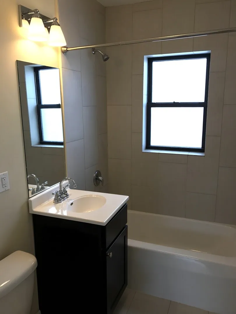 4748 N Sacramento Ave, , 60625, USA 60625-unit#2N-Chicago-IL