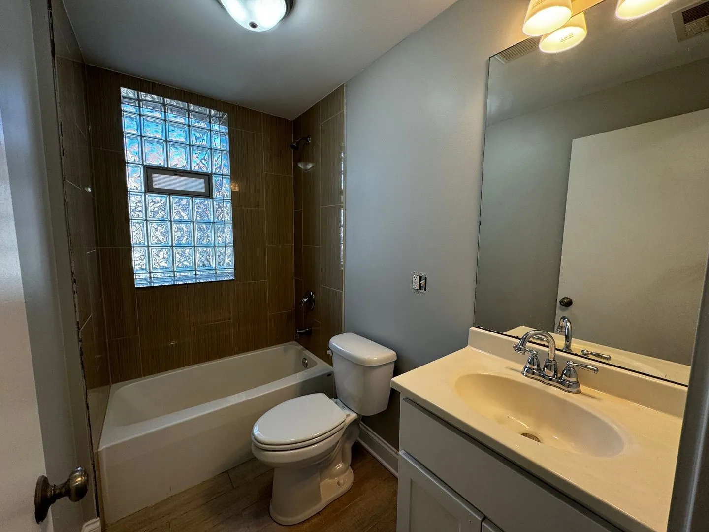 1108 W Balmoral Ave, ,  60640, USA 60640-unit#2-Chicago-IL