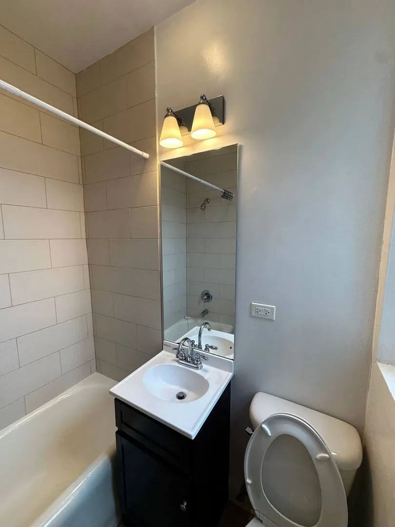 1210 W Granville Ave, , 60660, USA 60660-unit#408-Chicago-IL