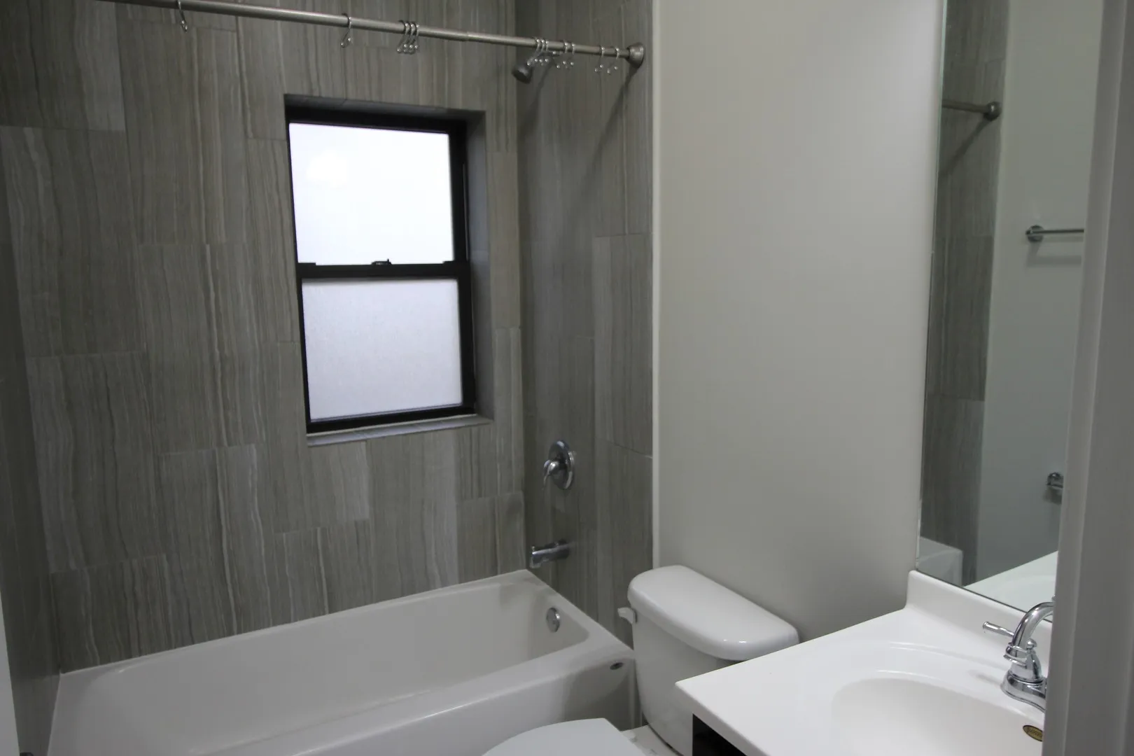 2325 W Arthur Ave, ,  60645, USA 60645-unit#3-Chicago-IL