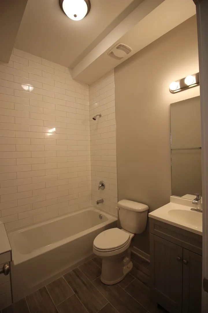 1801 W School St, ,  60657, USA 60657-unit#2S-Chicago-IL