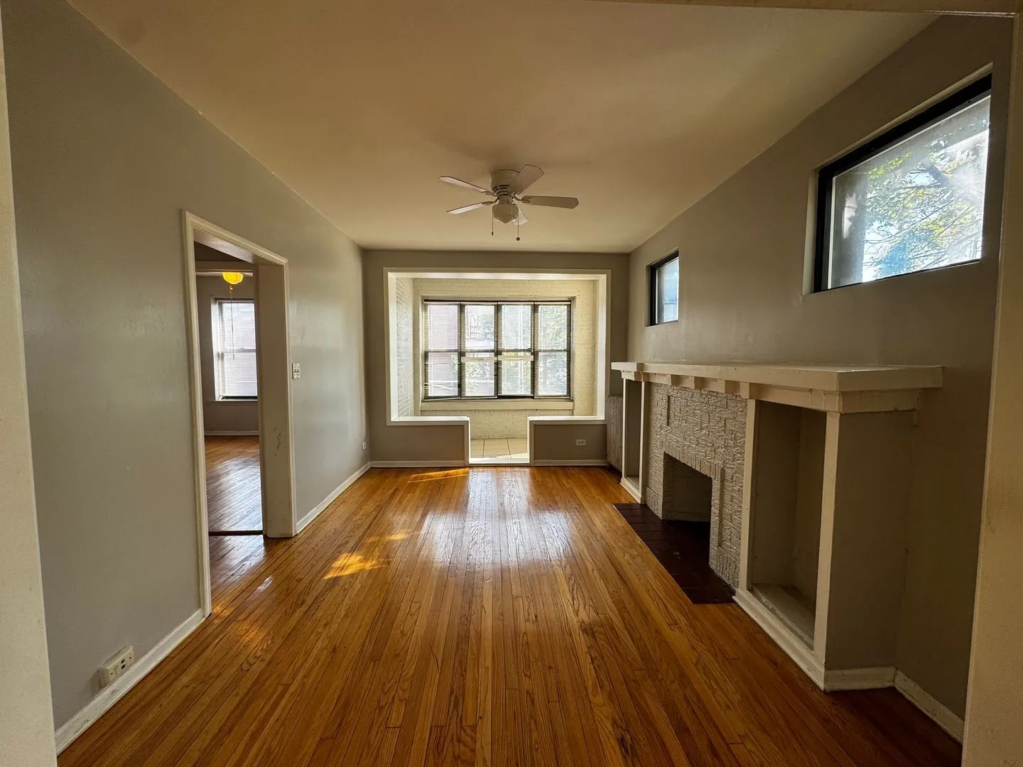 7658 S Marquette Ave, ,  60649, USA 60649-unit#3-Chicago-IL