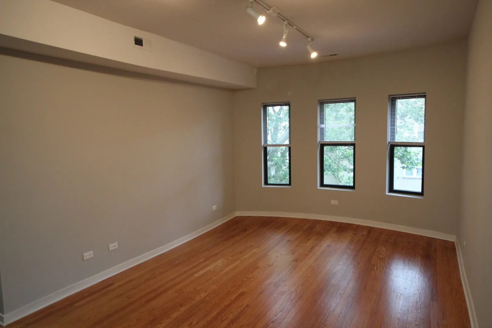 2325 W Arthur Ave, ,  60645, USA 60645-unit#3-Chicago-IL