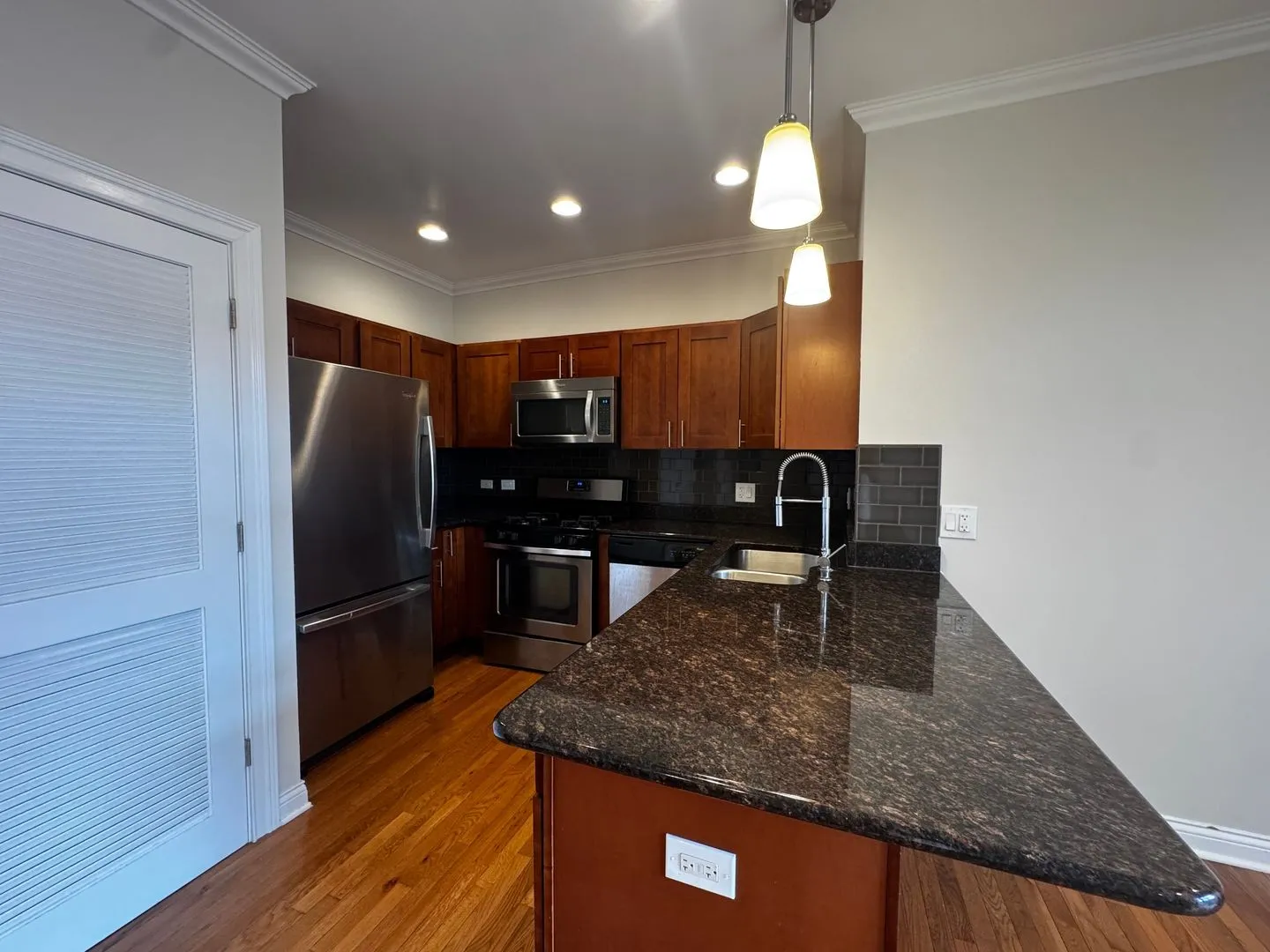 1334 W Morse Ave, , 60626, USA 60626-unit#202-Chicago-IL