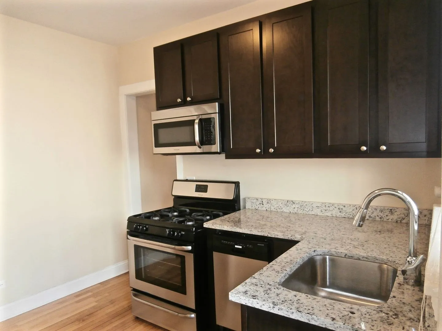 2410 W Winnemac Ave, ,  60625, USA 60625-unit#2-Chicago-IL