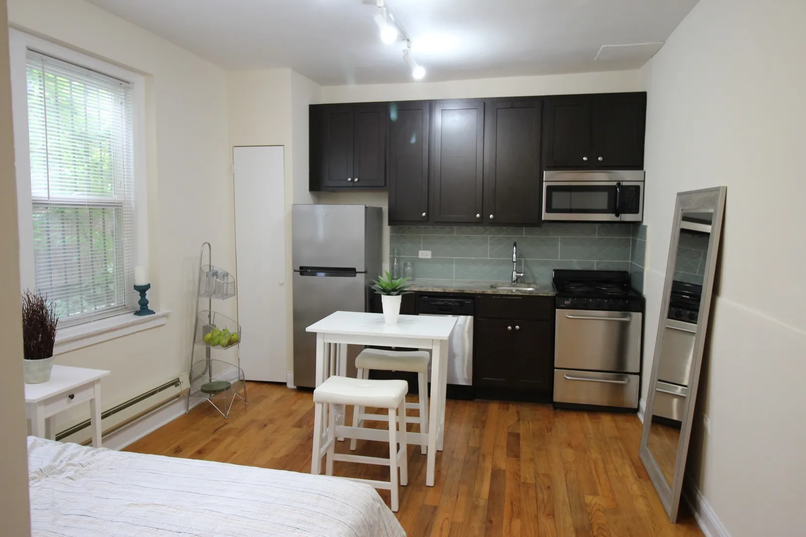 1210 W Granville Ave, ,  60660, USA 60660-unit#206-Chicago-IL