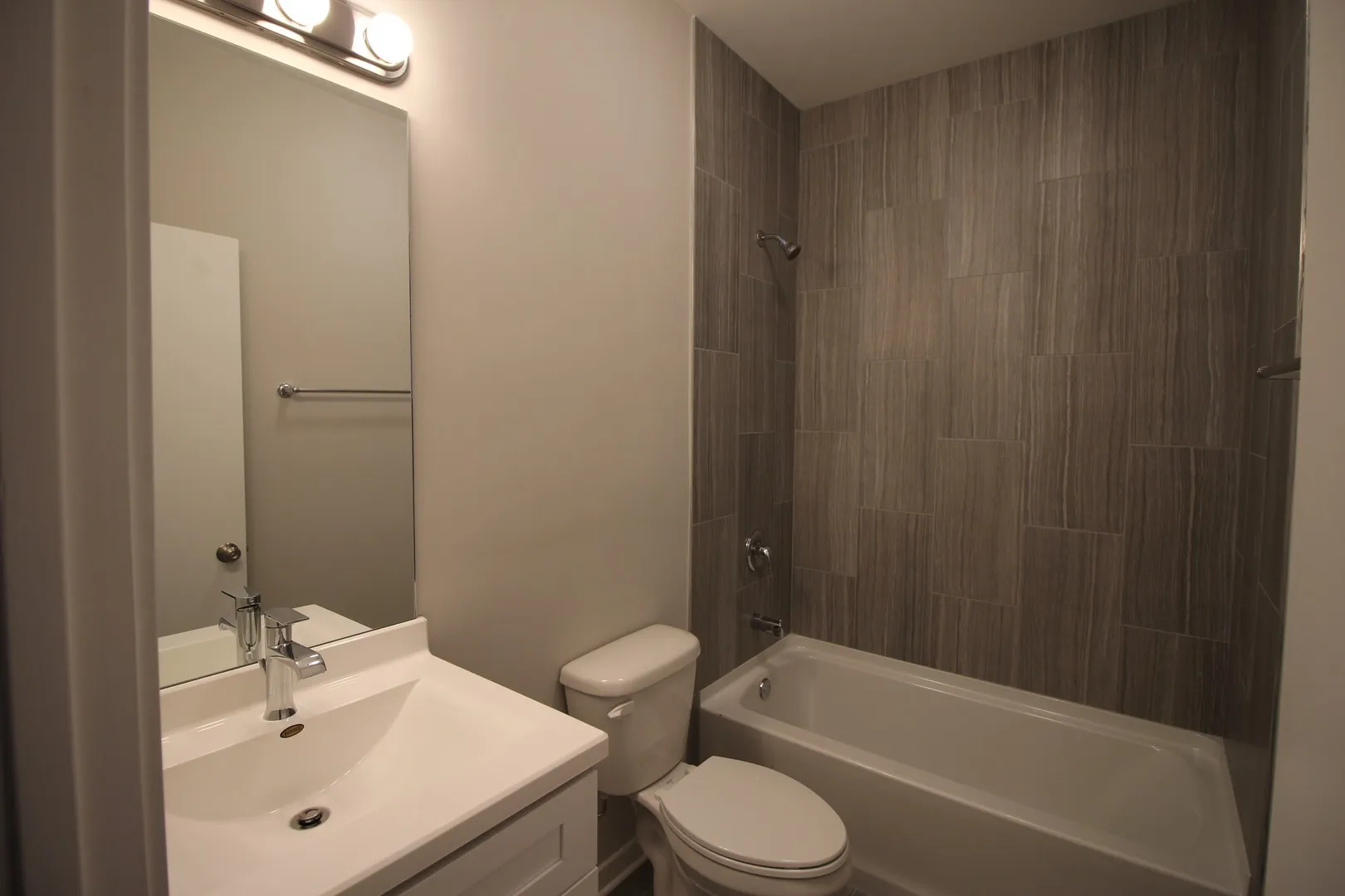 4611 N Kedzie Ave, , 60625, USA 60625-unit#3E-Chicago-IL