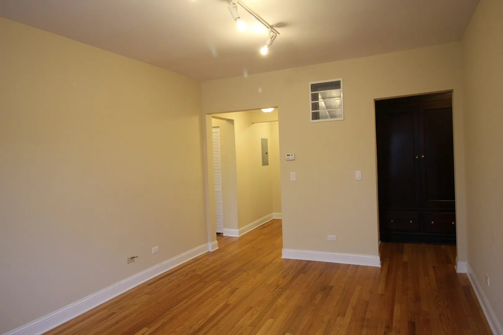 4054 N Harding Ave, ,  60618, USA 60618-unit#2-Chicago-IL