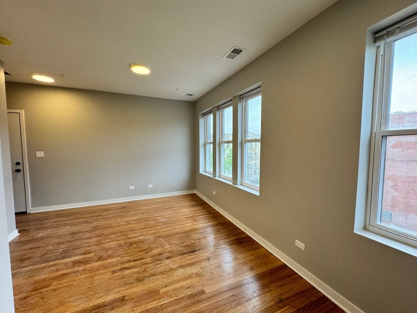 3051 W Leland Ave, , 60625, USA 60625-unit#102-Chicago-IL
