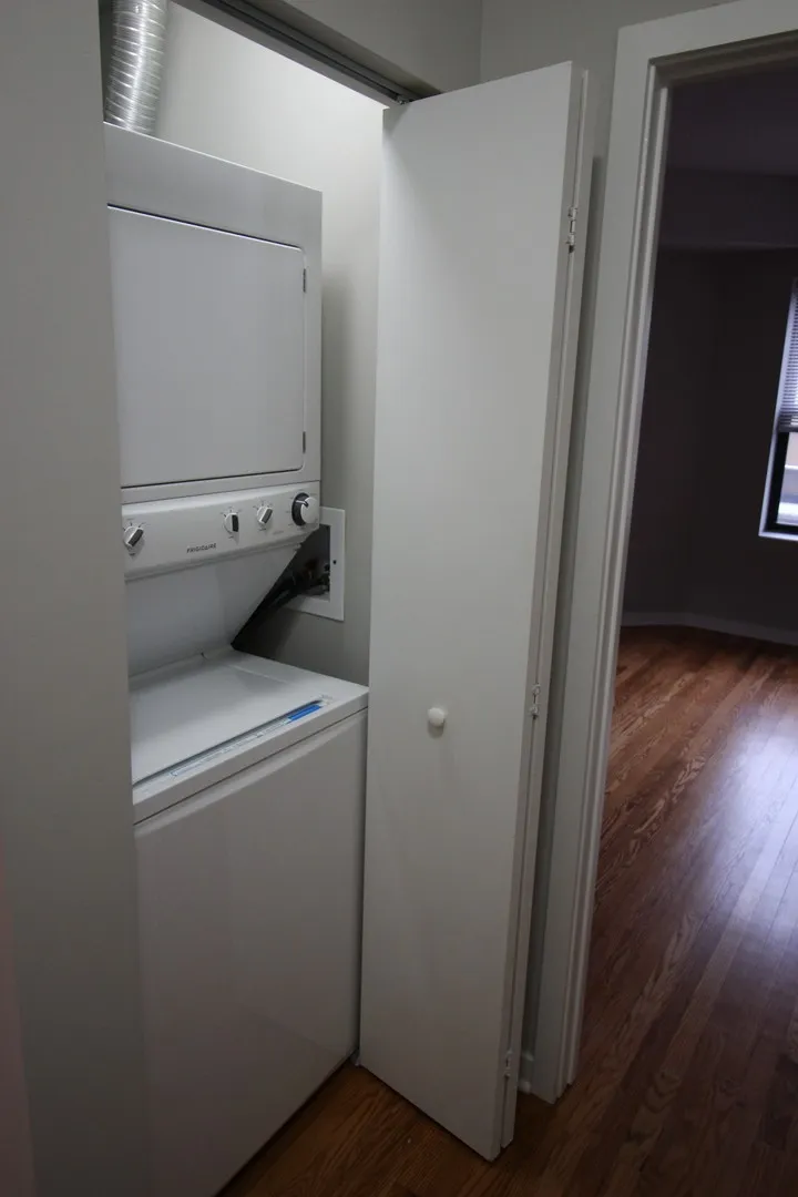 2325 W Arthur Ave, ,  60645, USA 60645-unit#3-Chicago-IL