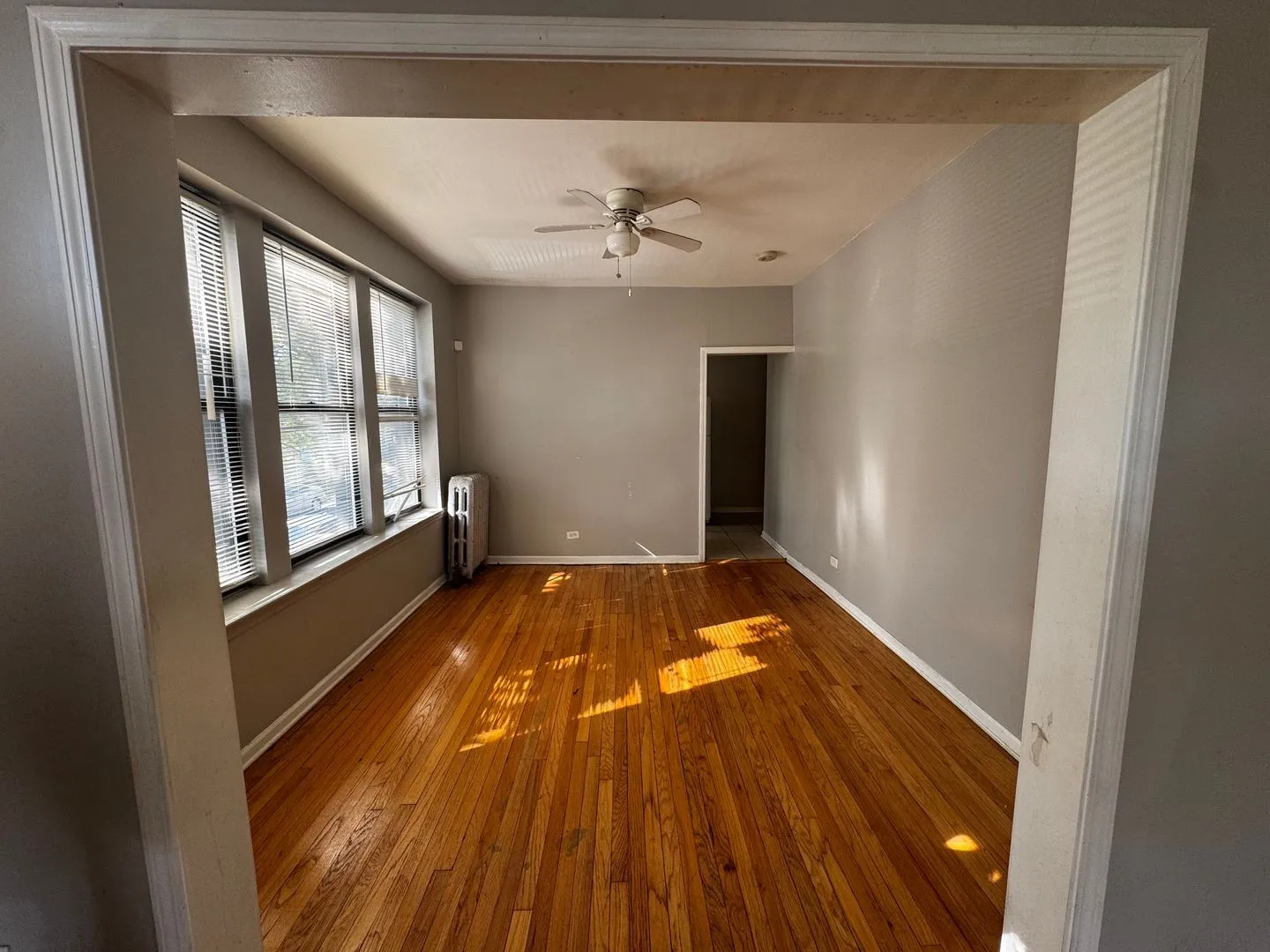 7658 S Marquette Ave, ,  60649, USA 60649-unit#3-Chicago-IL