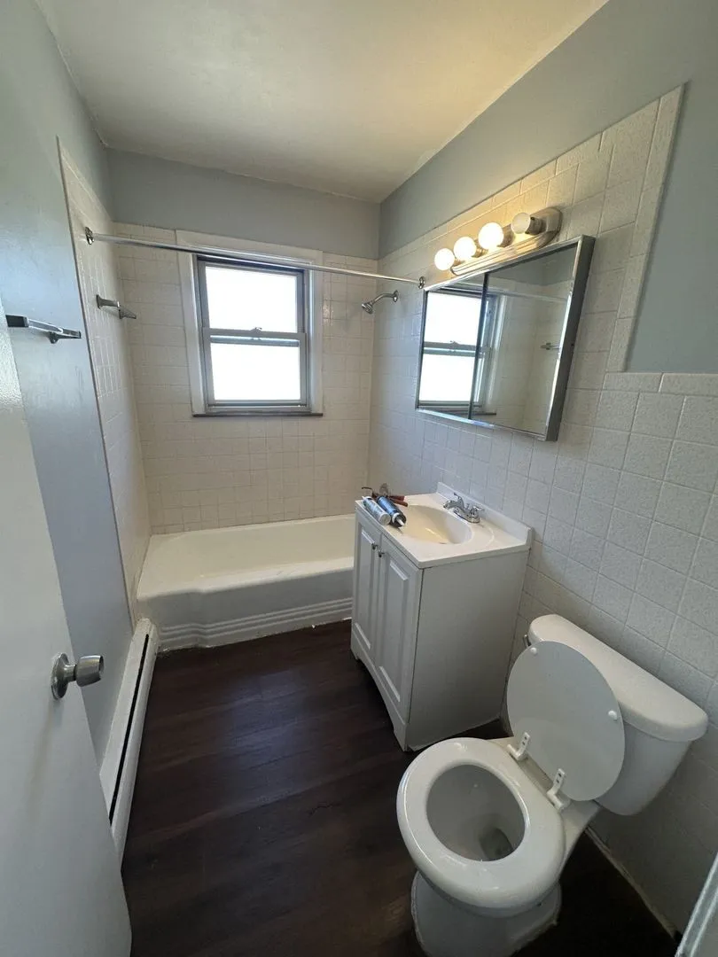 6711 S Chappel Ave, ,  60649, USA 60649-unit#3W-Chicago-IL