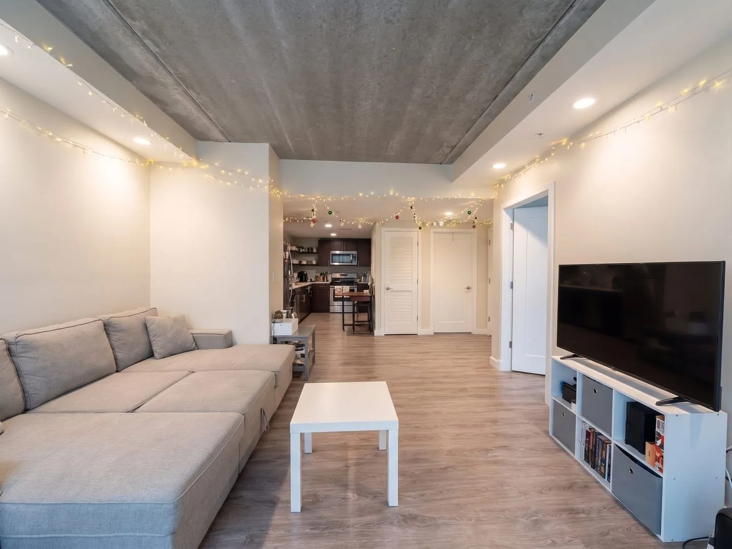 1323 W Morse Ave, , 60626, USA 60626-unit#810-Chicago-IL