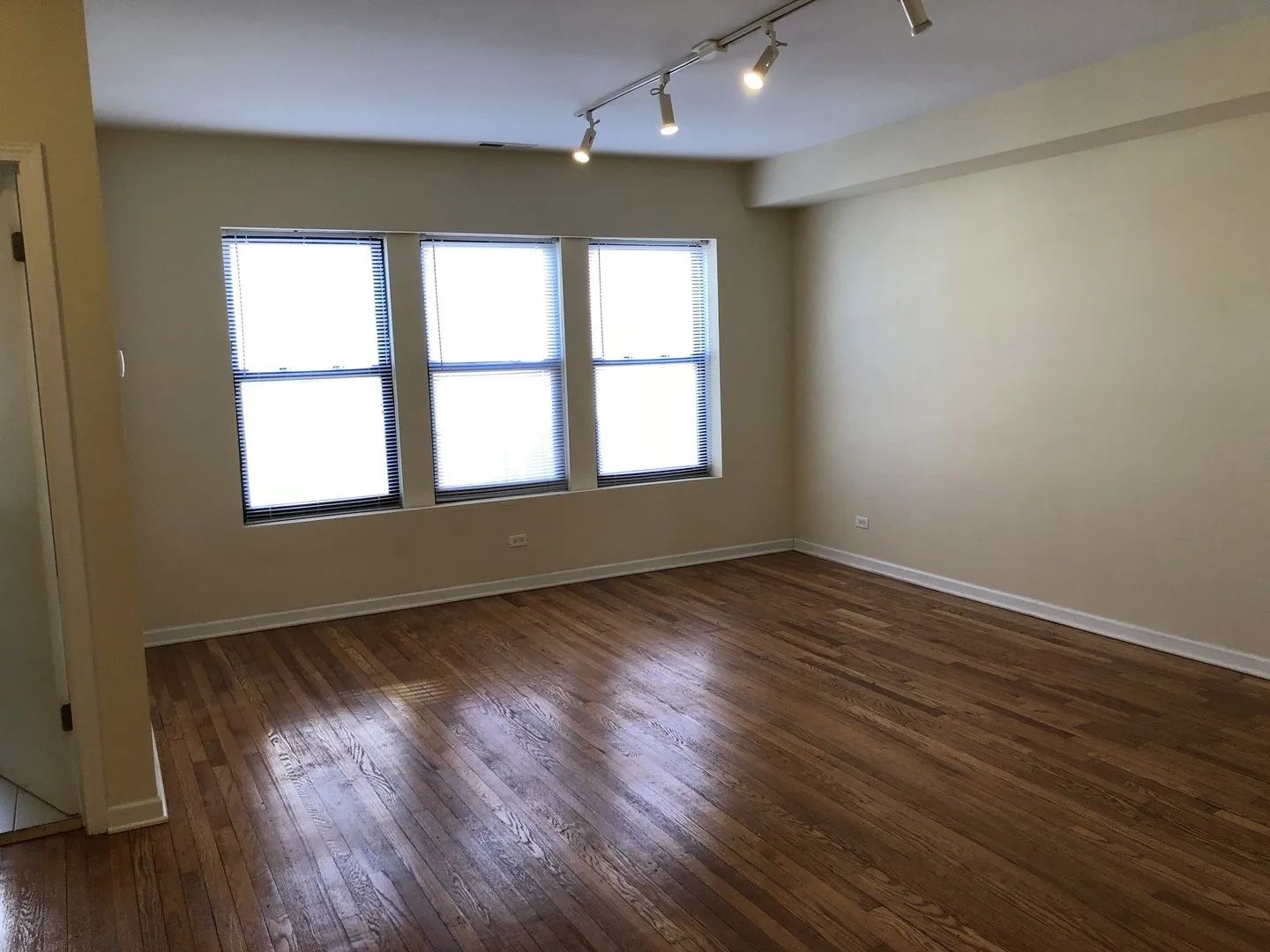3005 W Lawrence Ave, ,  60625, USA 60625-unit#2E-Chicago-IL