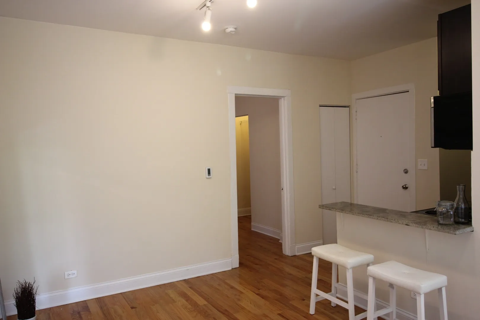 1210 W Granville Ave, , 60660, USA 60660-unit#300-Chicago-IL