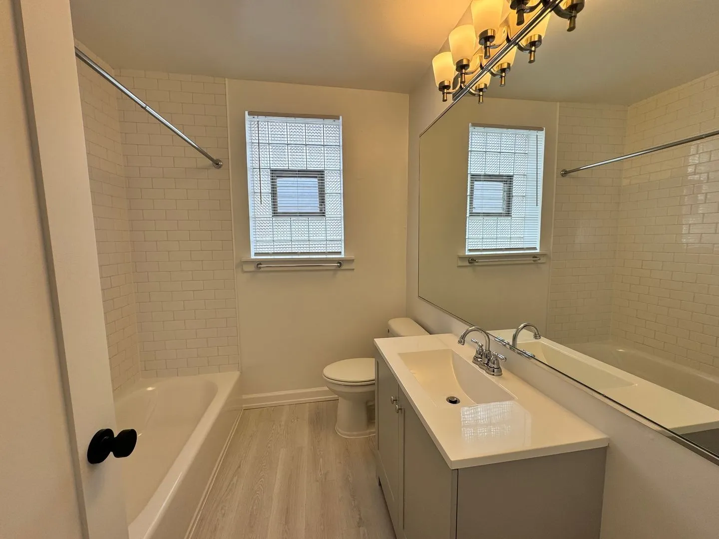 4931 N Kedzie Ave, , 60625, USA 60625-unit#2E-Chicago-IL