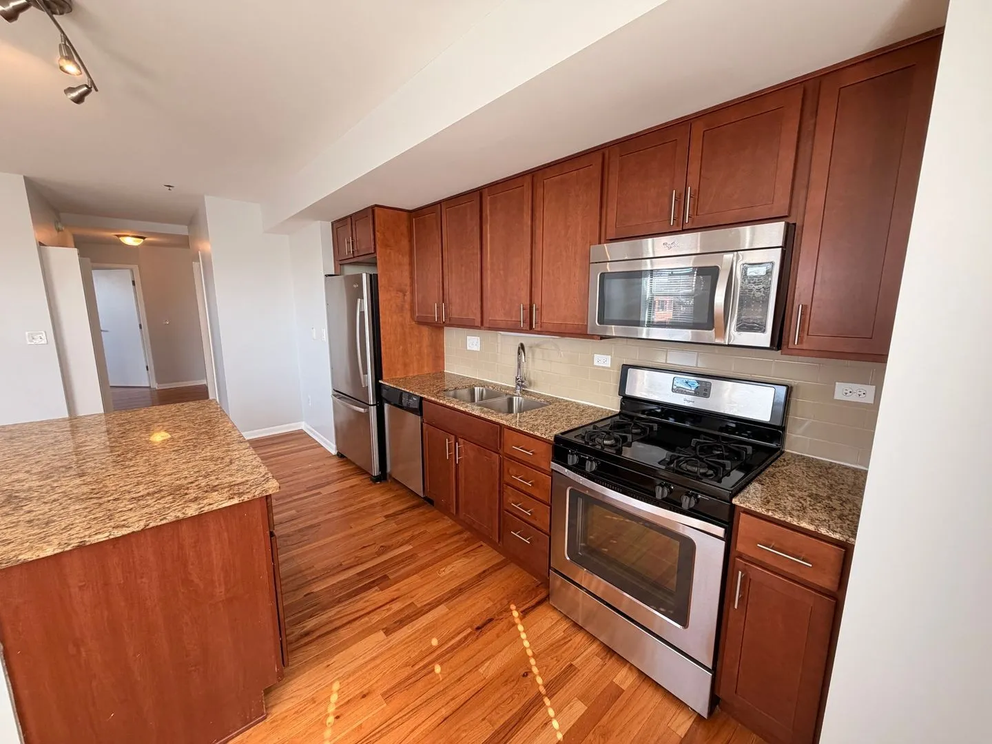 1337 W Fargo Ave, ,  60626, USA 60626-unit#204-Chicago-IL