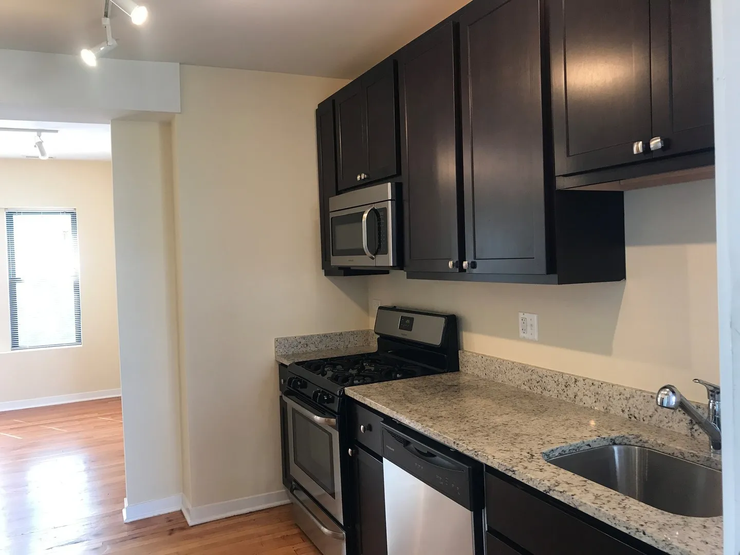 6603 N Campbell Ave, ,  60645, USA 60645-unit#3-Chicago-IL
