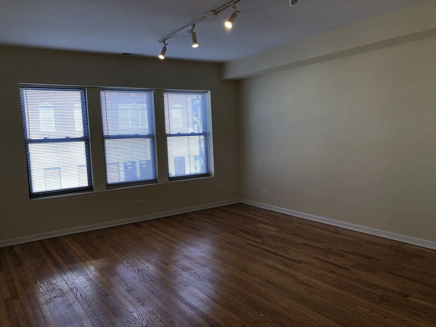 3005 W Lawrence Ave, ,  60625, USA 60625-unit#2E-Chicago-IL