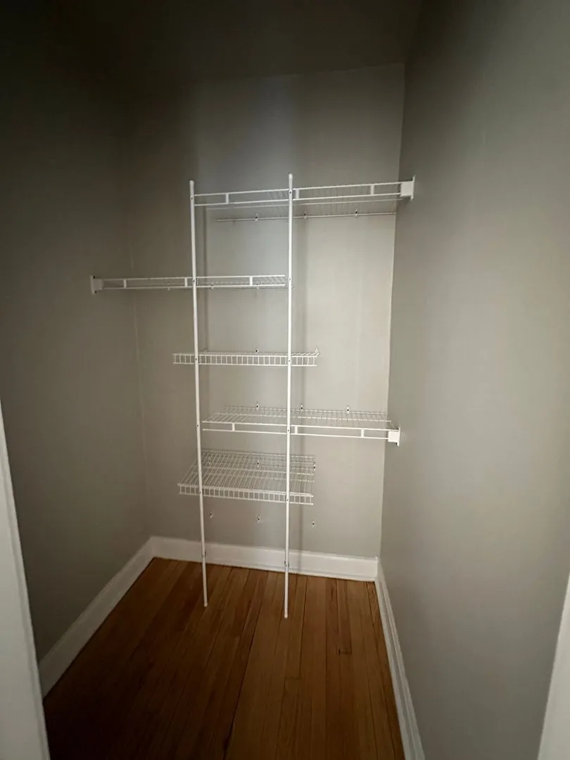 2337 W Rosemont Ave, ,  60659, USA 60659-unit#3-Chicago-IL