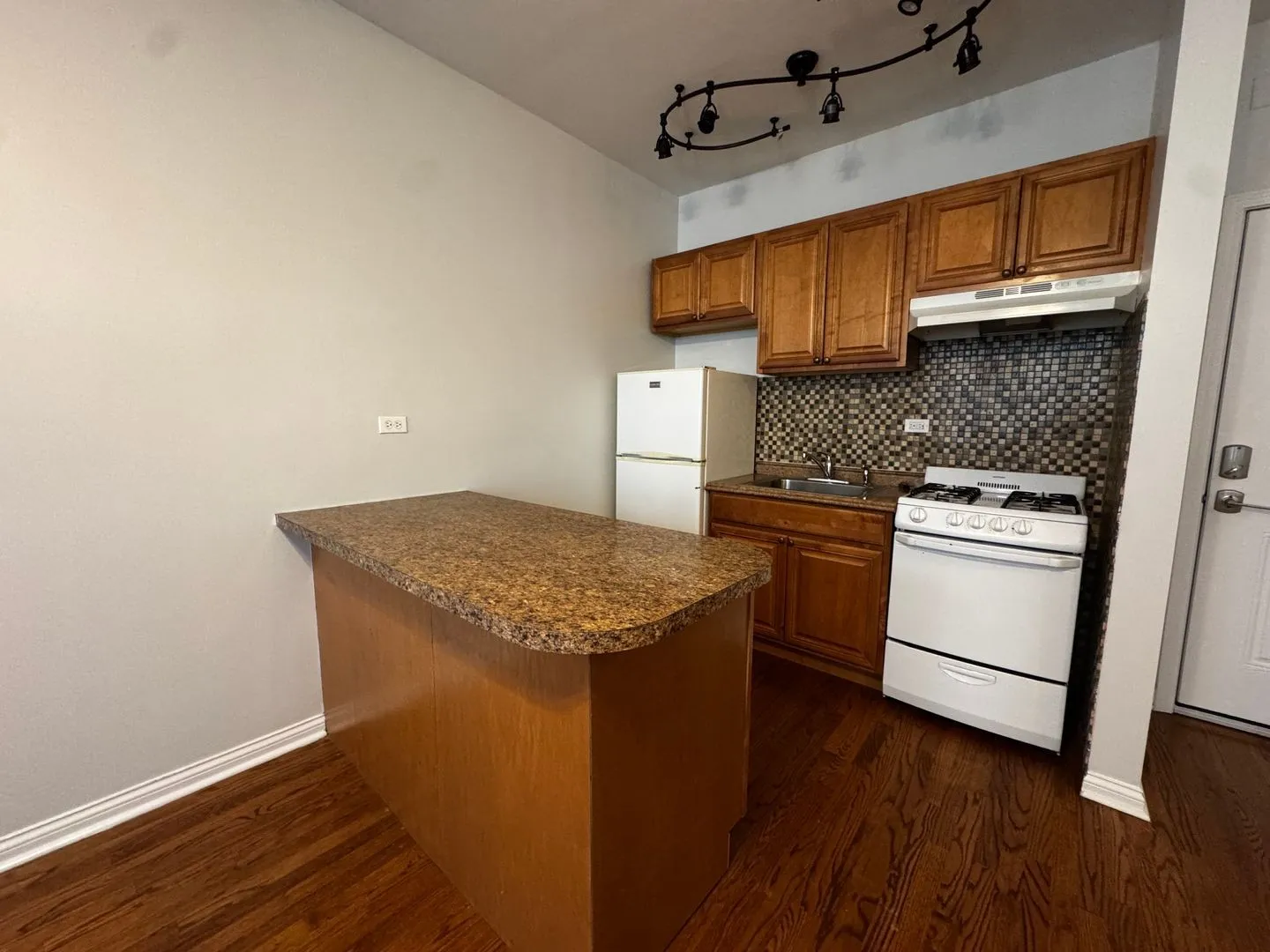 1344 W Lunt Ave, ,  60626, USA 60626-unit#310-Chicago-IL