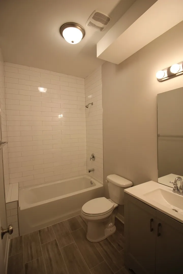 3644 W Diversey Ave, ,  60647, USA 60647-unit#3R-Chicago-IL