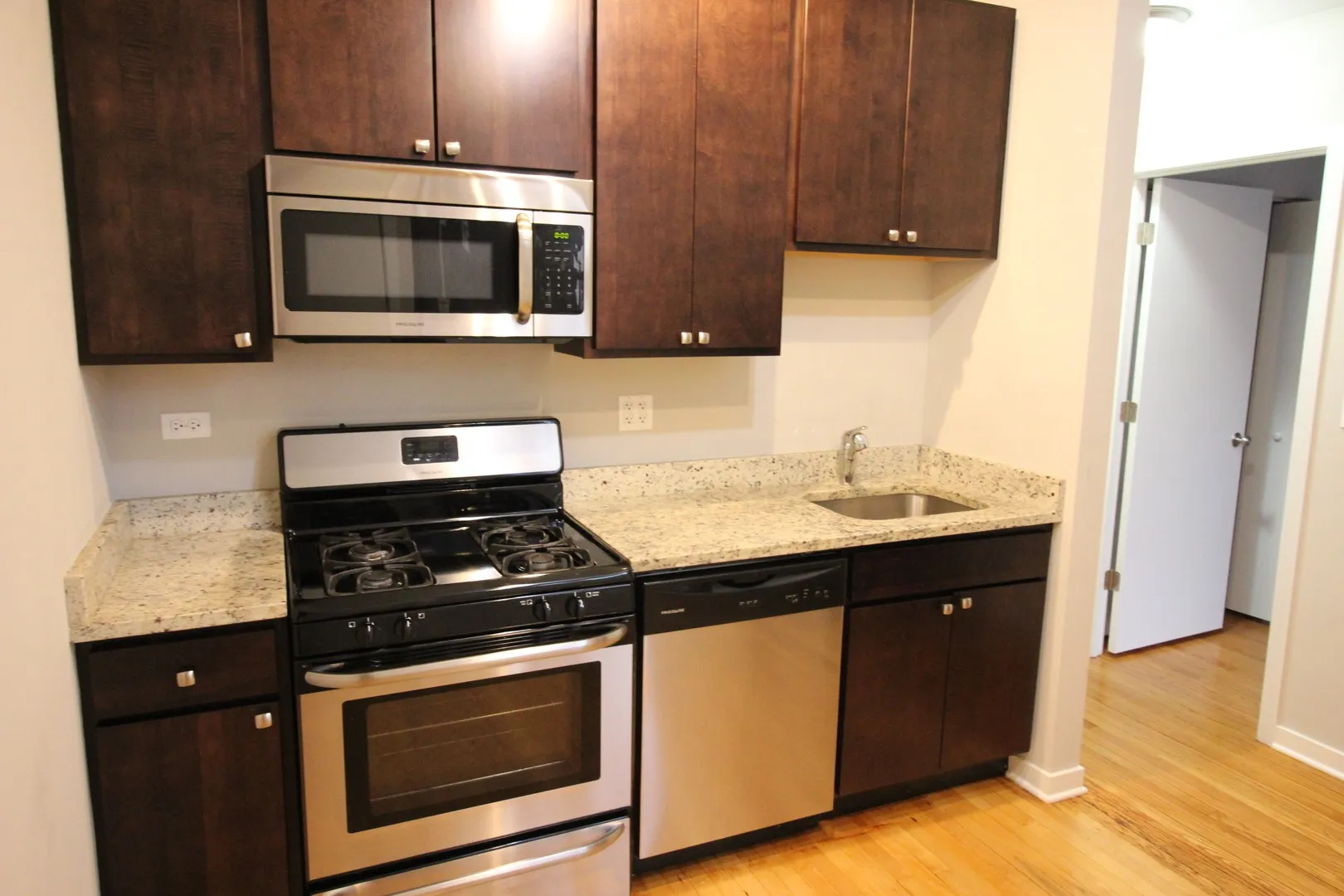 2321 W Arthur Ave, ,  60645, USA 60645-unit#3-Chicago-IL