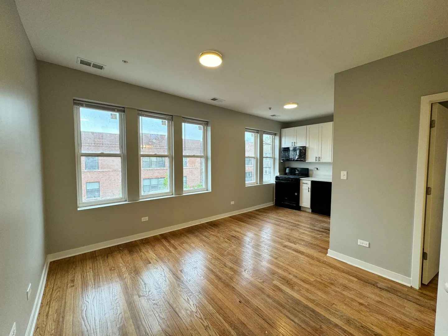 3051 W Leland Ave, , 60625, USA 60625-unit#102-Chicago-IL